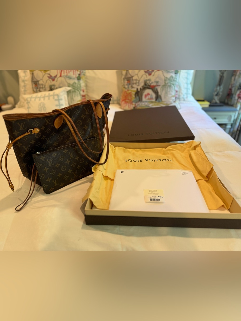 Louis Vuitton Neverfull MM Bag